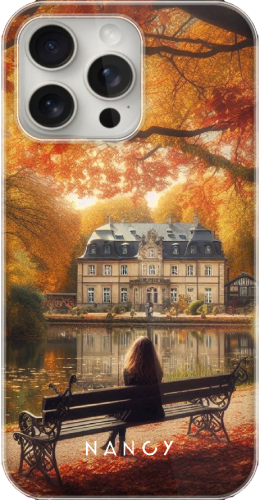 Etui brunette girl