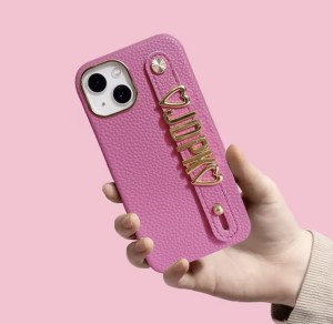 Różowe etui z paskiem z imieniem Iphone 16 pro