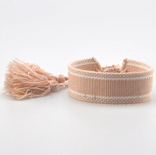 bransoletka na rękę beżowa z haftem