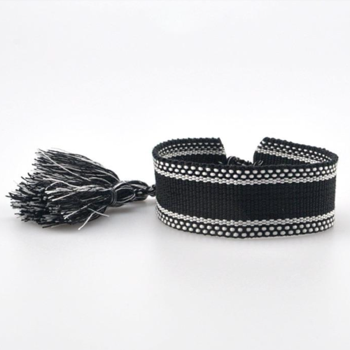 bransoletka na rękę z haftem czarna