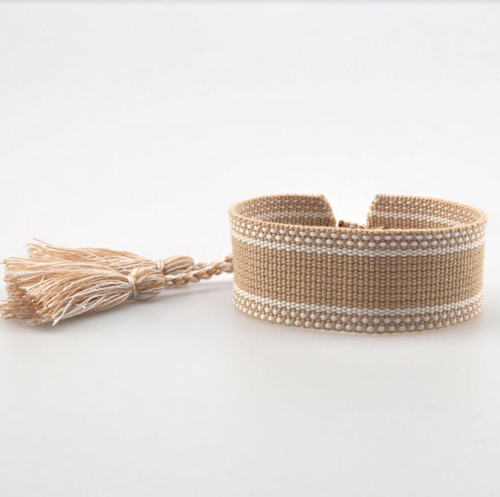 bransoletka na rękę z haftem złota