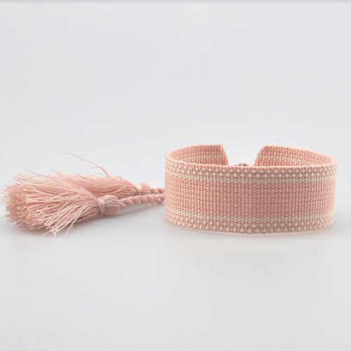 bransoletka na rękę z haftem cukierkowa