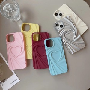 serduszka matowe 3D etui Iphone 14 pro max