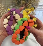 Uniwersalna smycz do telefonu kolorowe serca 