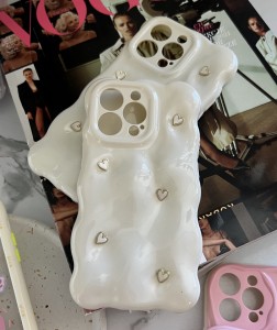 perłowe etui z sercami Iphone 11